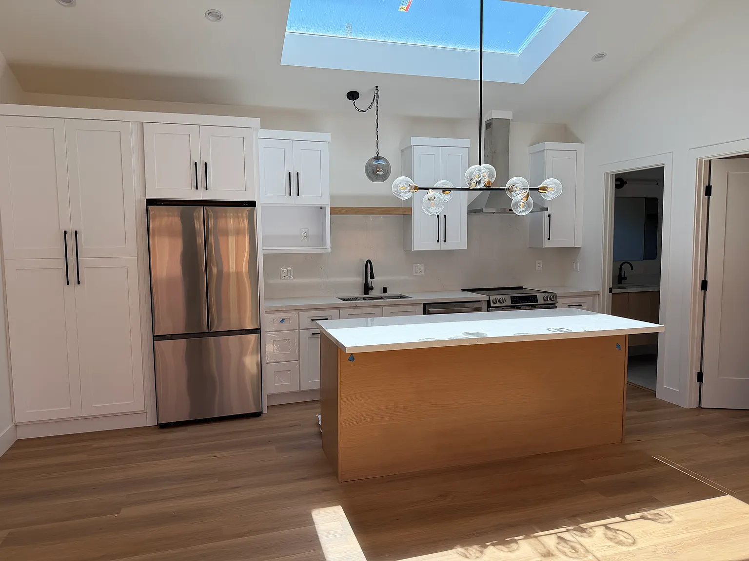 2 bed, 800 sqft, $4,800 — Photo 3