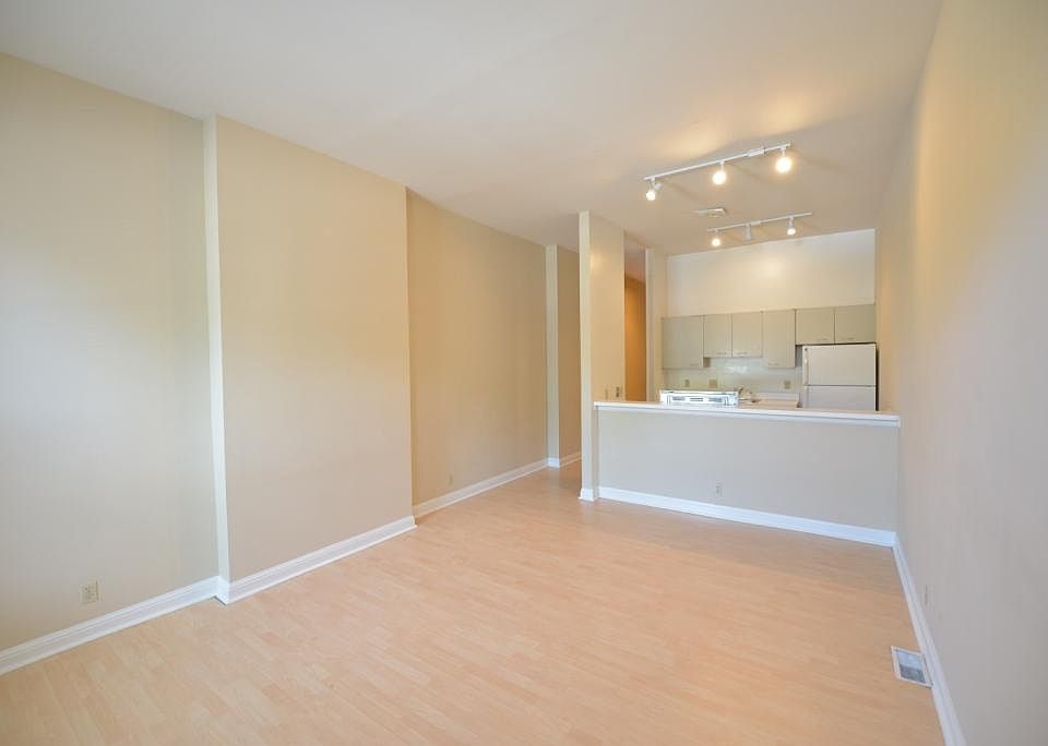 1st image of 932 Russell Blvd #A