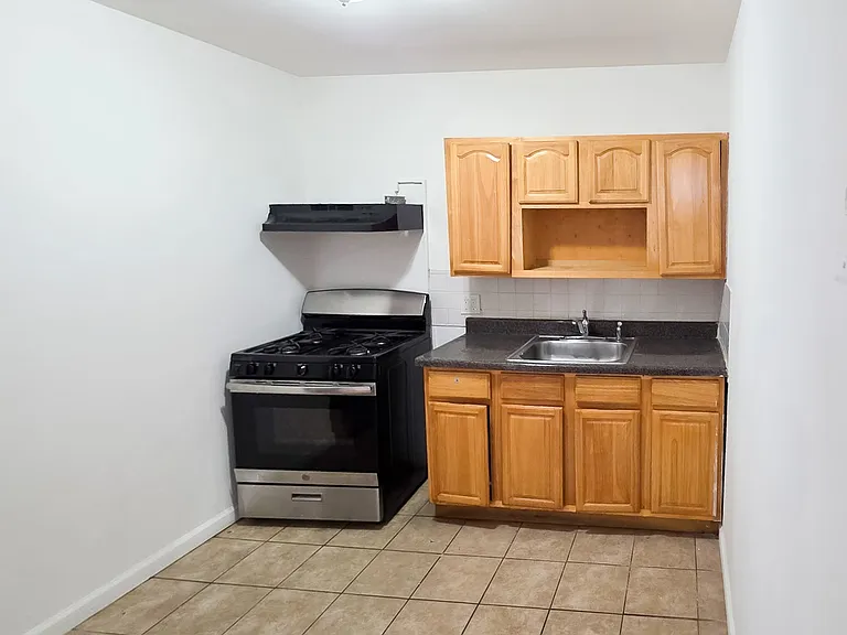 1039 Beach 20th St #2A — Photo 2
