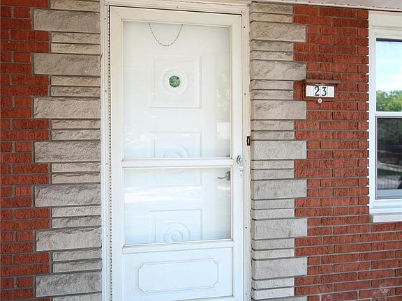 3rd image of 23 Oaklawn Dr