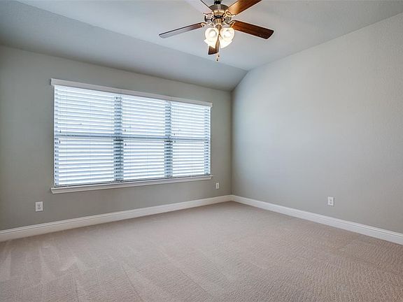 5th image of 5417 Basham Ln