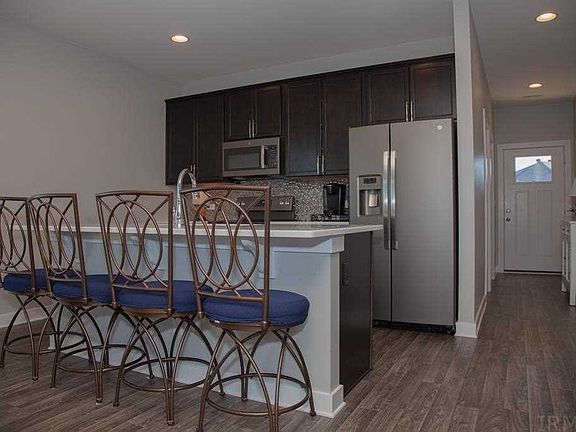4th image of 4684 Eastwick Dr