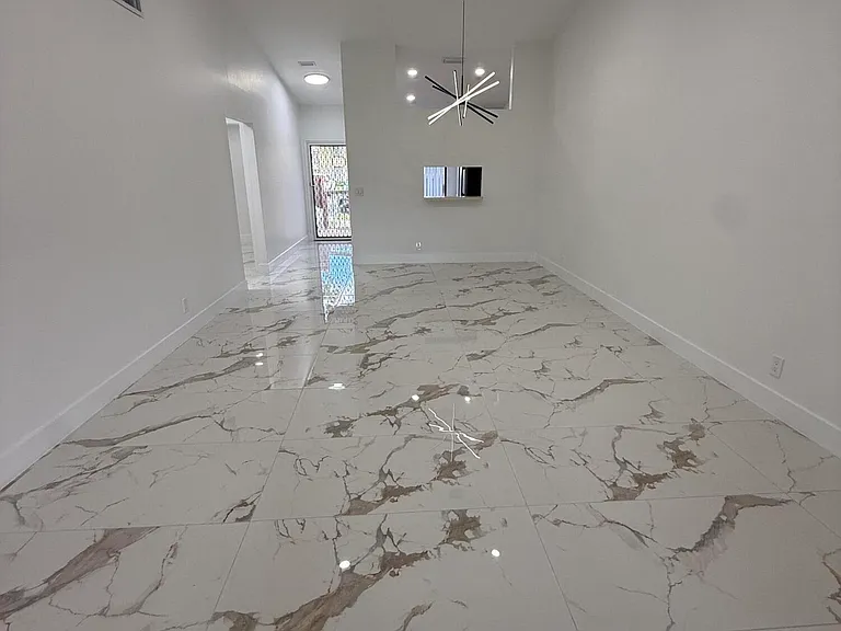 817 Sky Pine Way #H — Photo 3