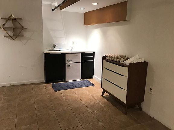 5th image of 216 Church St #B