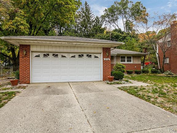 4th image of 19552 Dorset St