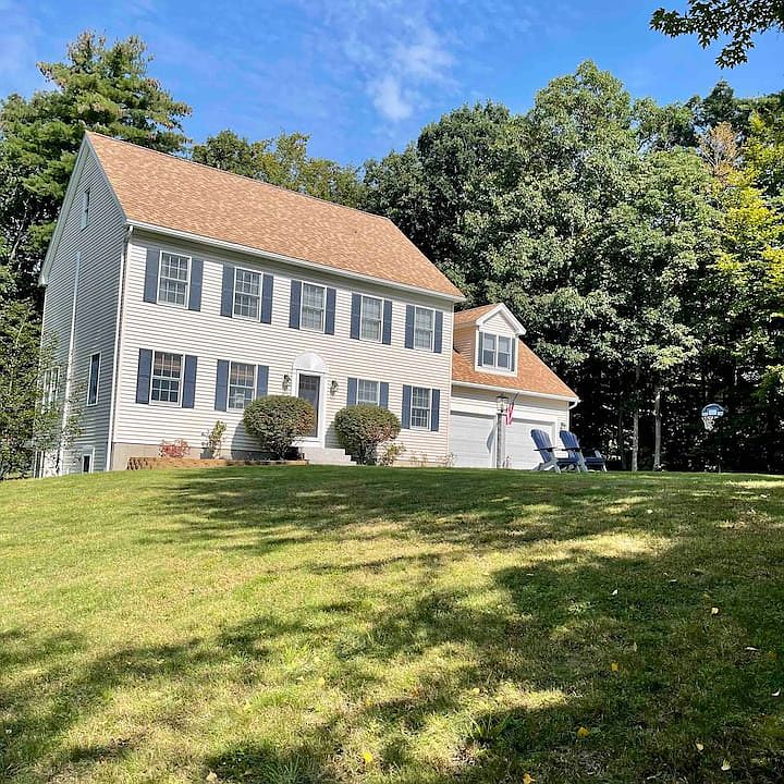 1st image of 7 Balsam Dr