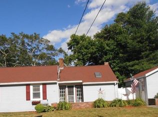 35 White Island Rd, Halifax, MA 02338