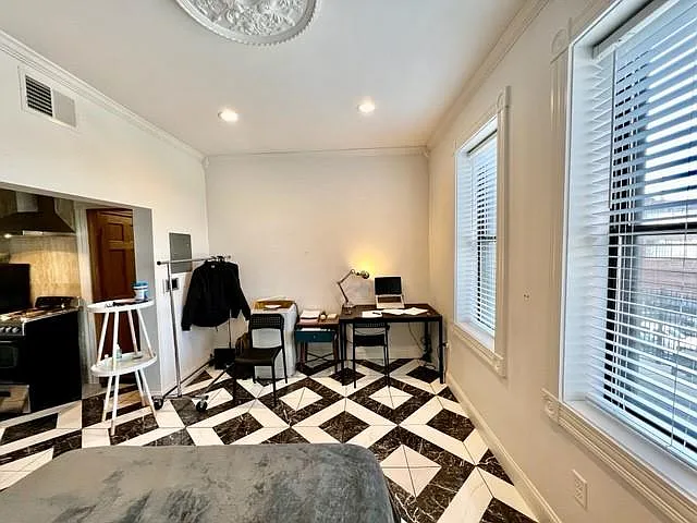 3 N Hudson St #1 — Photo 5