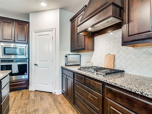 5th image of 3311 Pecos Ln