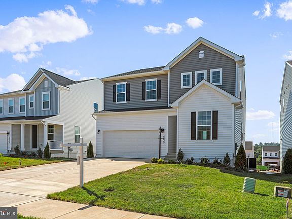 2nd image of 762 Round Hill Dr