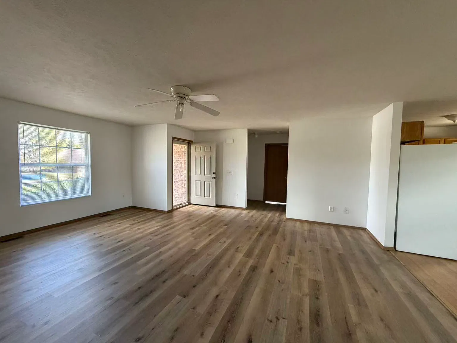 3 bed, 1358 sqft, $1,595 — Photo 3