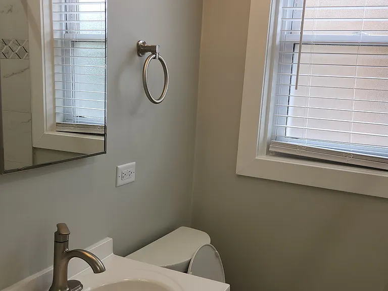5521 W George St #2 — Photo 10