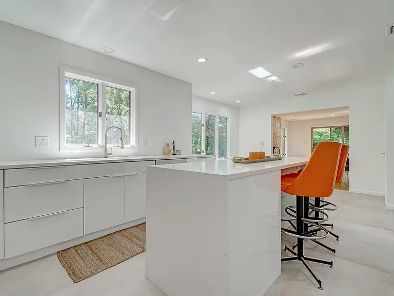 98 Durie Ave — Photo 7