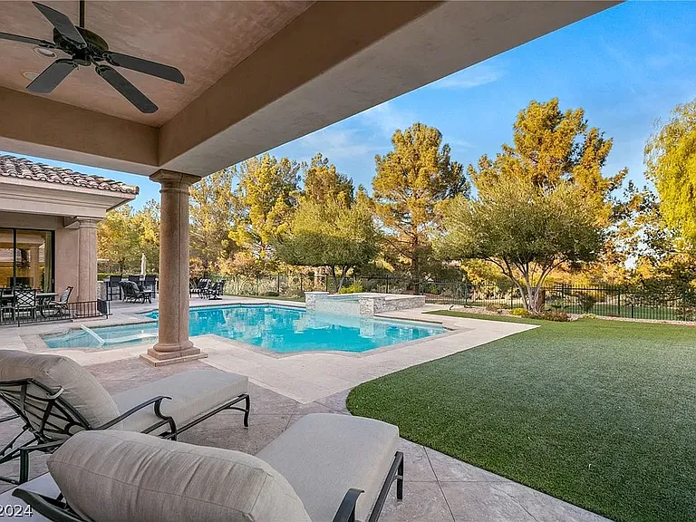 18 Castle Oaks Ct — Photo 29