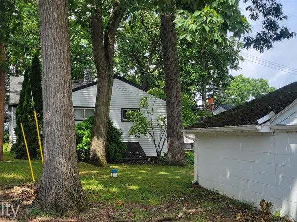 4410 Clifford Rd, Brighton, MI 48116