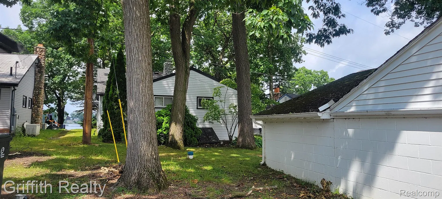4410 Clifford Rd photo 1