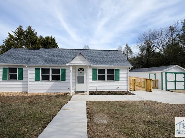 447 Melrose Dr, Bassett, VA 24055