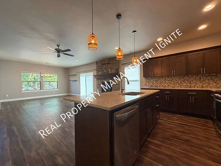 20531 SE Stanford Pl — Photo 4