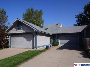 15414 R St, Omaha, NE 68137