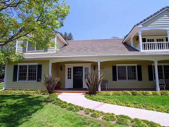 2nd image of 520 Oak Knoll Dr