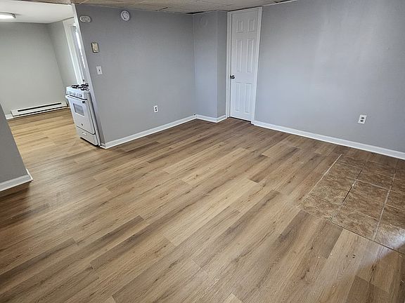 4th image of 78 Maple St APT 1