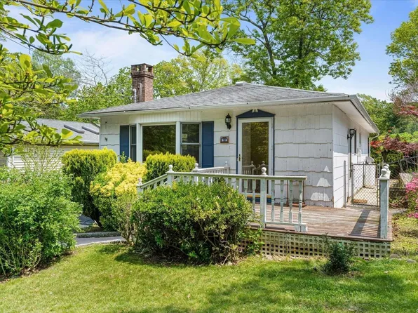 53 Magnolia Drive, Rocky Point, NY 11778