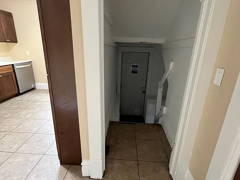 223 N Minnesota Ave — Photo 28