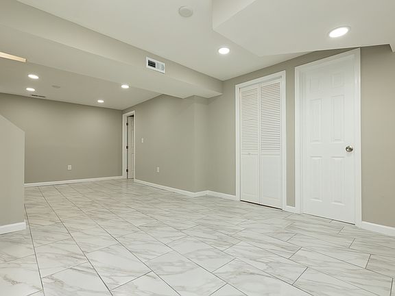 5th image of 4826 67th Ave