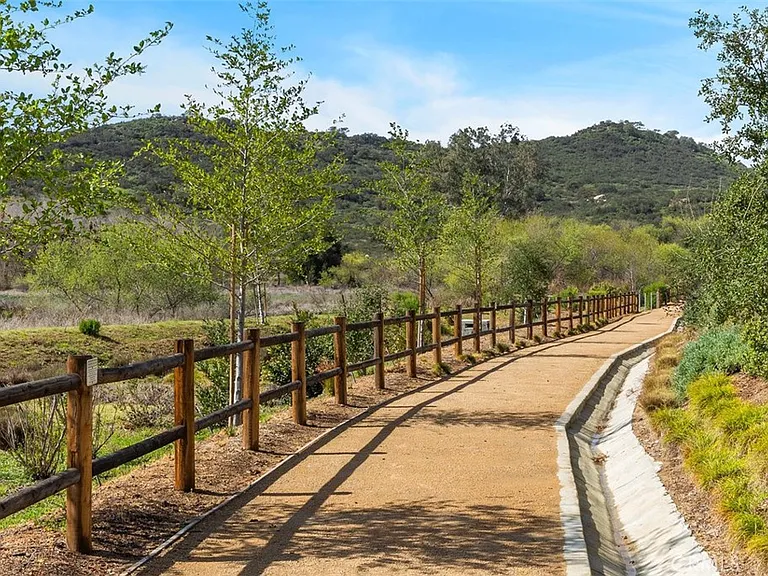28427 Farm Creek Way — Photo 38