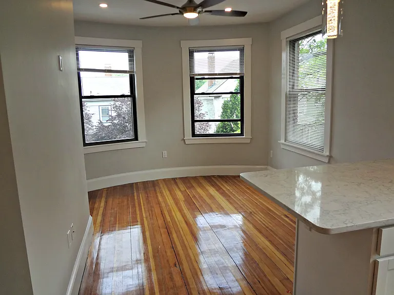 19 Seaverns Ave #2F — Photo 7