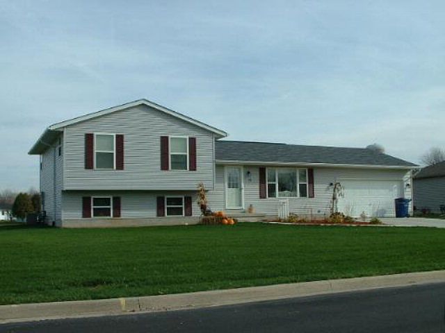 1st image of 19 Lincoln Dr