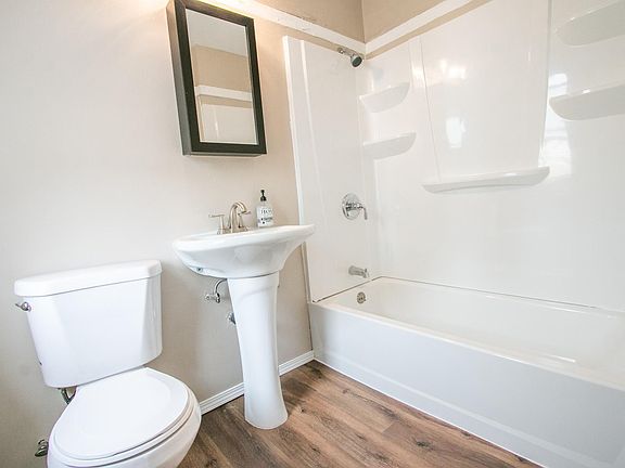 Fully renovated full bath