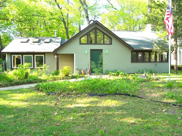 13168 Fedde Ave, New Buffalo, MI 49117