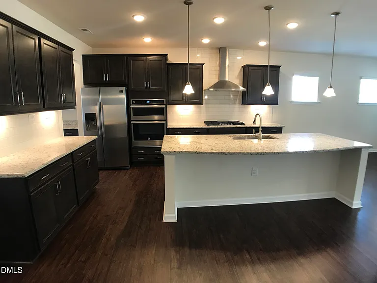 517 Hillman Bnd — Photo 5