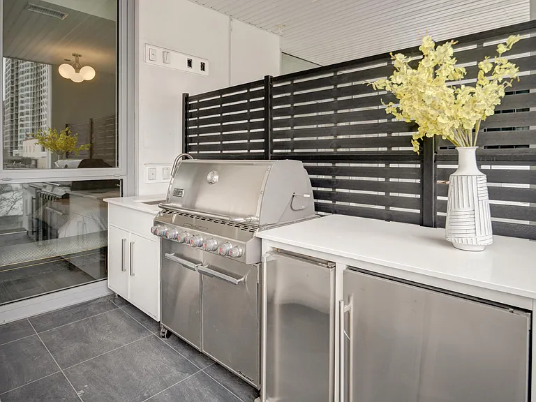 THE RHONE featuring the Saone Penthouse Collection — Photo 19
