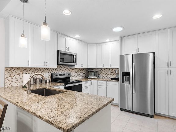 4th image of 5701 Foxlake Dr APT C
