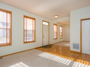 1887 Clover Meadow Dr, Chaska, MN 55318