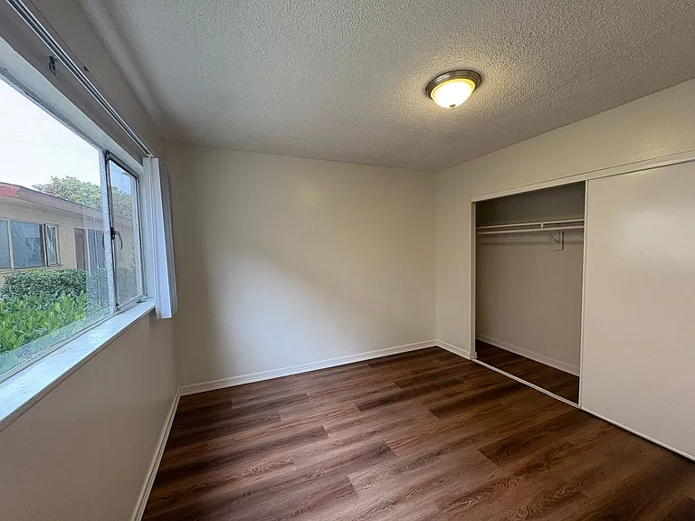 2616-2700 W El Segundo Blvd — Photo 12