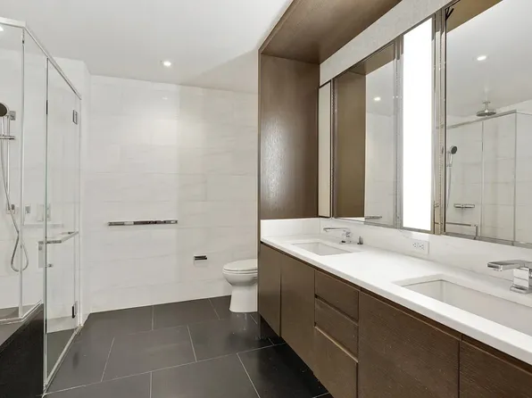 50 Riverside Boulevard 5B image 3 of 22