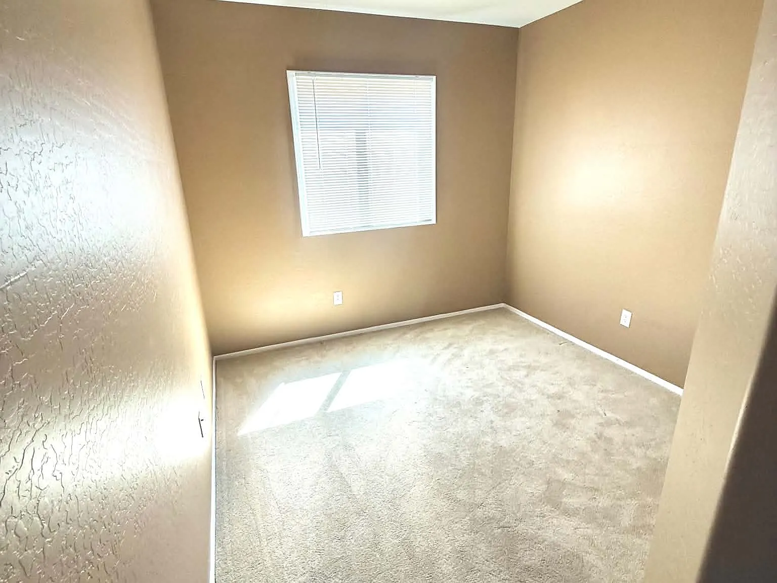 2 bed, 1187 sqft, $1,800 — Photo 4