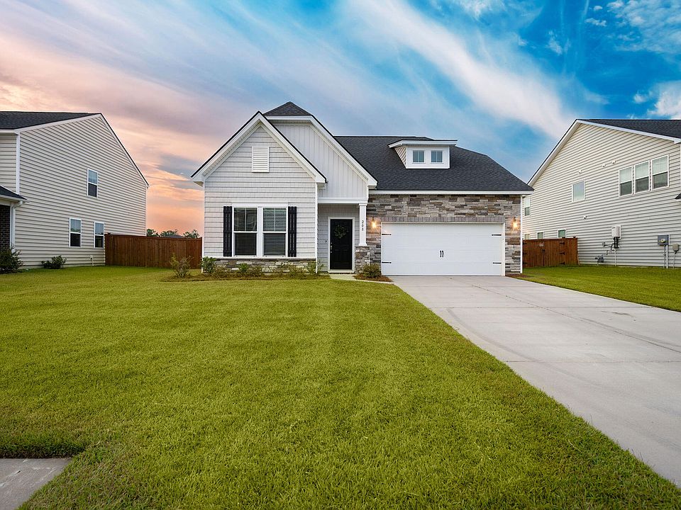 1st image of 208 Honey Horn Dr