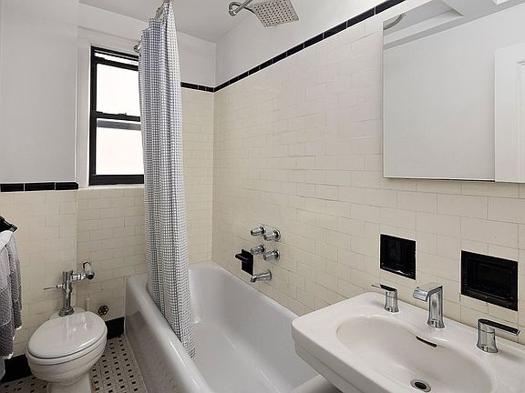 5th image of 35 W 92nd St #5A