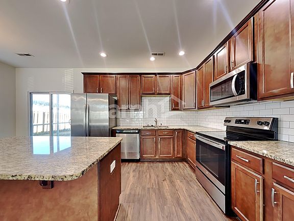 3rd image of 310 Sanctuary Park Dr
