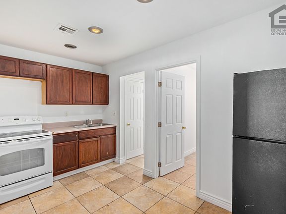 2nd image of 3601 W Melvin St #36012-1