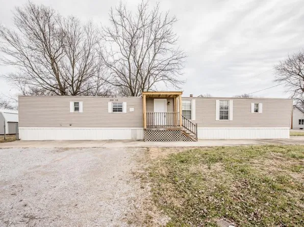 607 S 11th St, Belleville, IL 62220