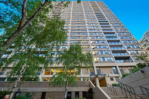 Marquis West Side Photo 1
