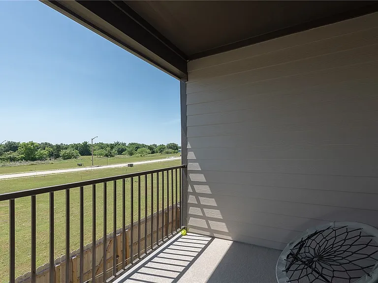503 Hayes Ln — Photo 18