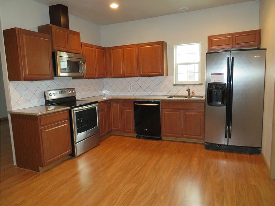 1st image of 16959 W Juneau