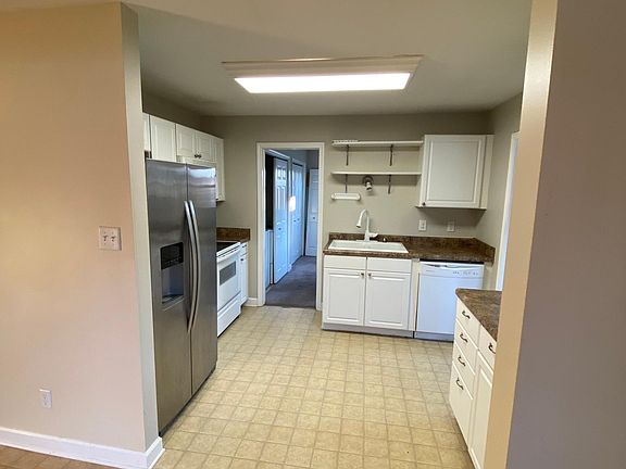 3rd image of 2826 Ramona St