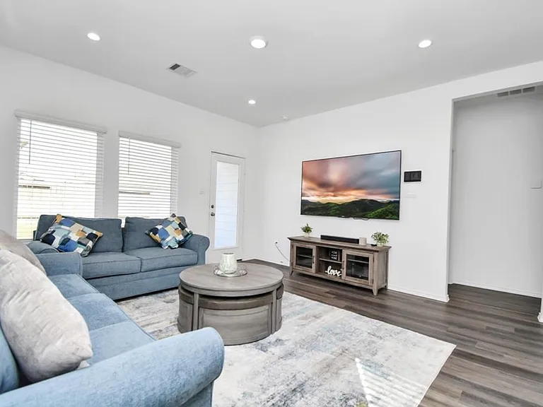 5227 Castlebury Meadows Dr — Photo 4